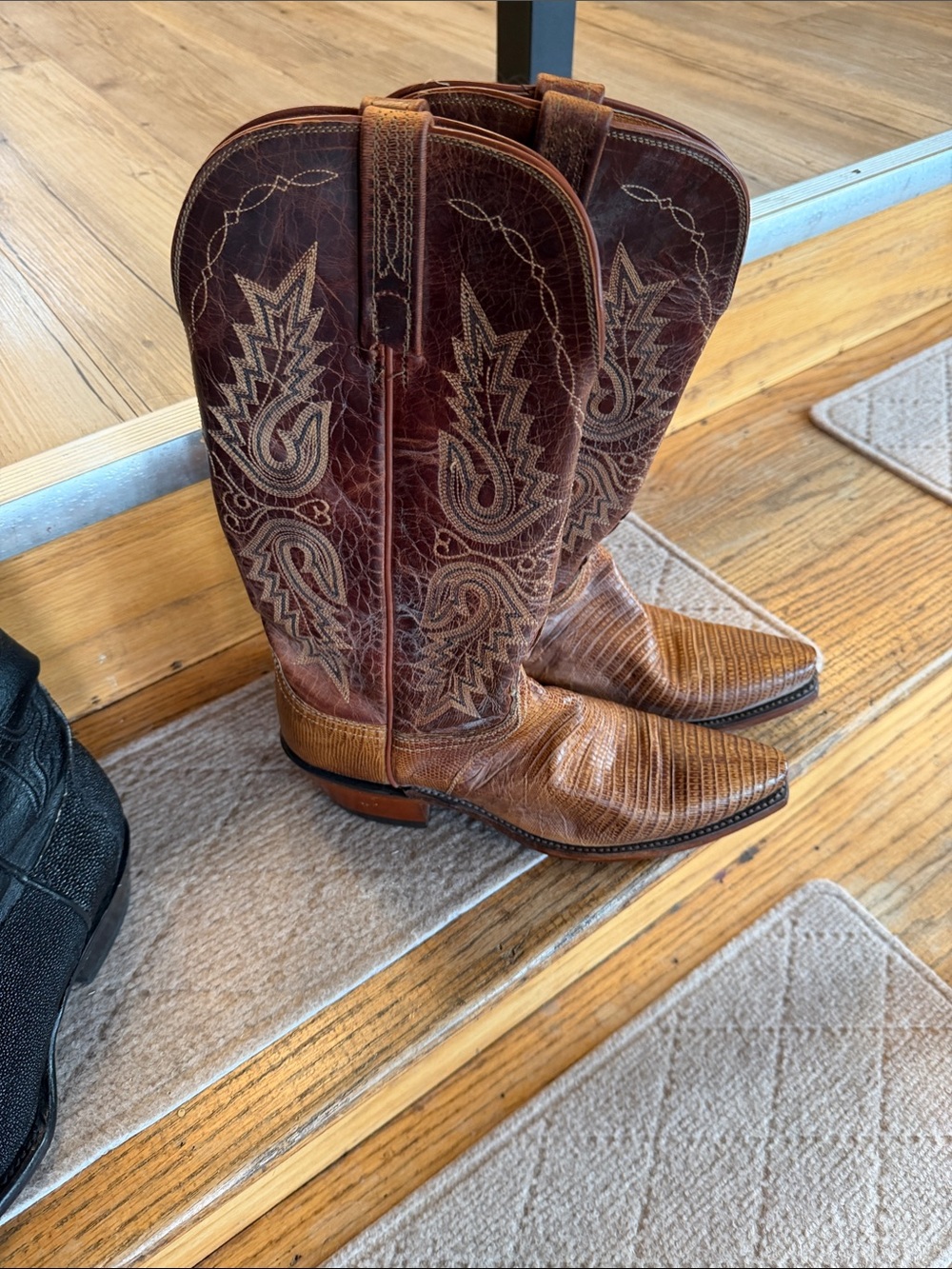 Brown Embroidered Leather Western Heeled Boots